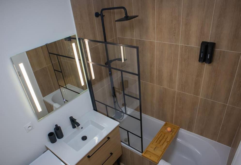 Luxury Apartment «Le Jurassien», Gex-Geneve Cessy Екстер'єр фото