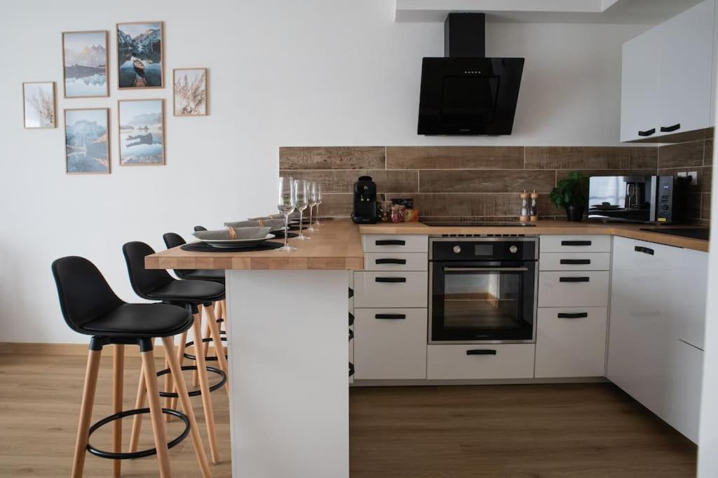Luxury Apartment «Le Jurassien», Gex-Geneve Cessy Екстер'єр фото